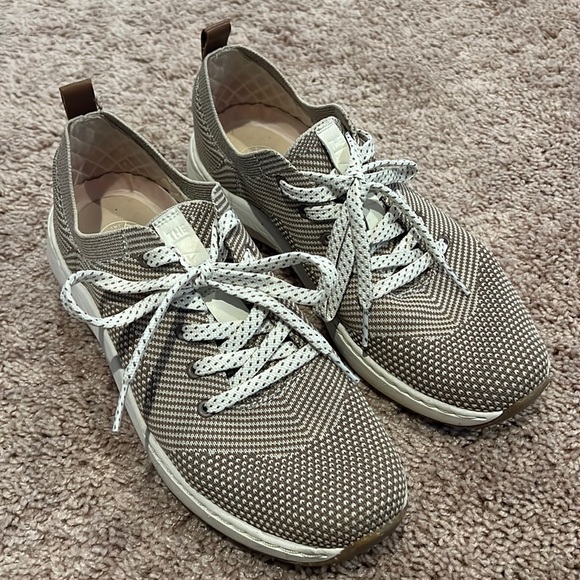 Dr. Scholl's Shoes - Women’s Dr. Scholls sneakers size 8.5
